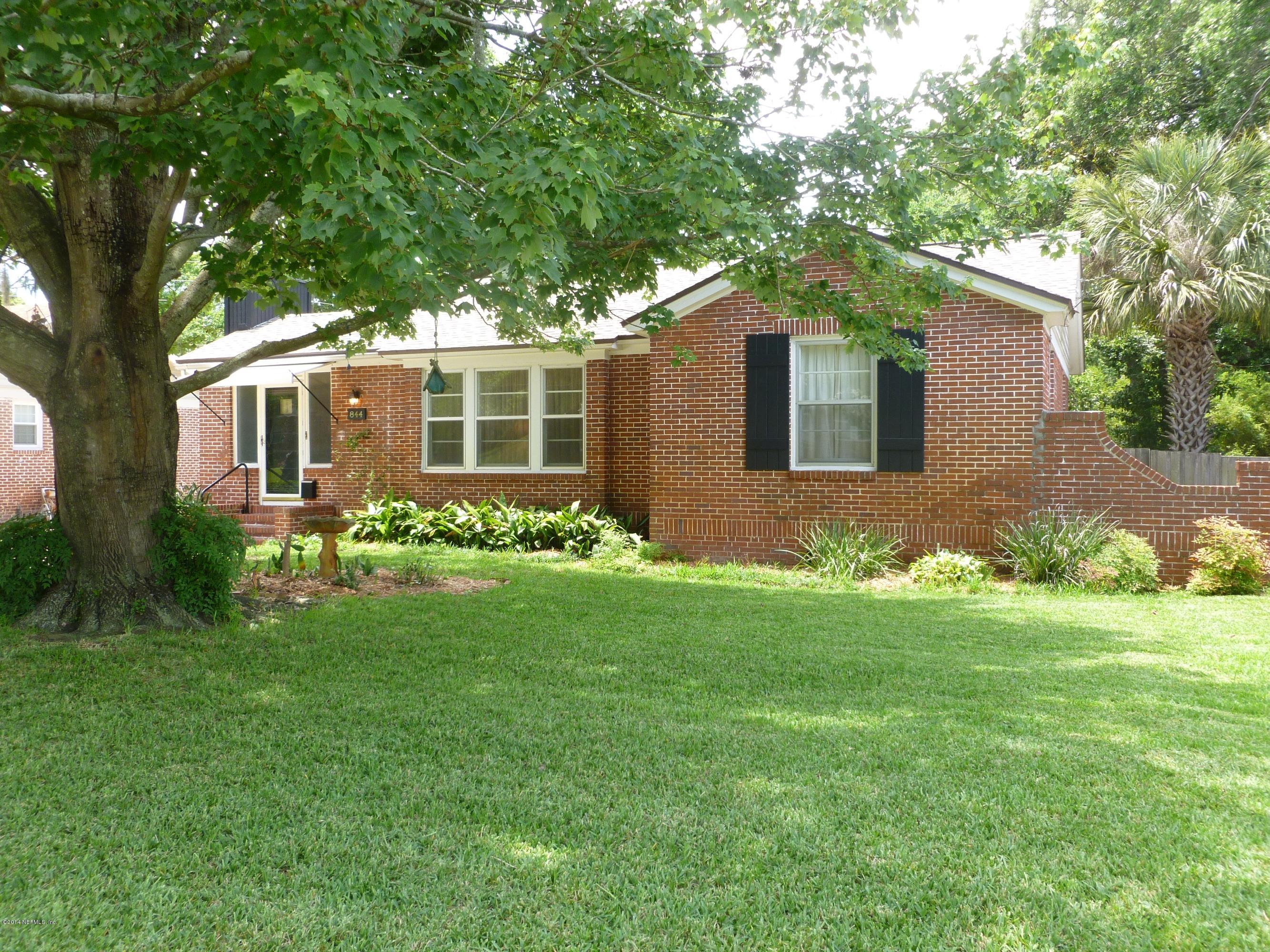 844 South Shores Road Jacksonville, FL 32207 - Photo 3 of 27 Front Yard