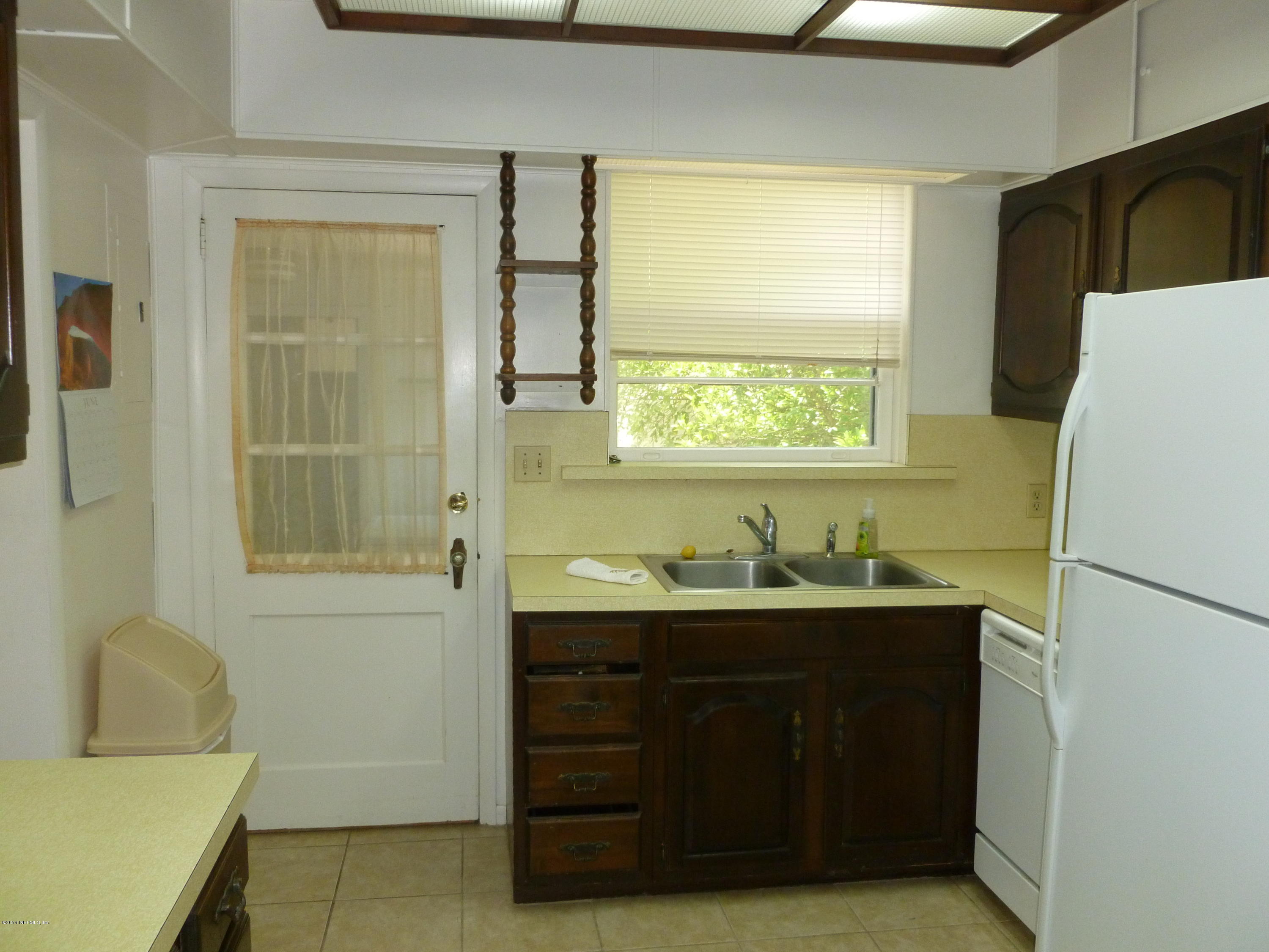 844 South Shores Road Jacksonville, FL 32207 - Photo 7 of 27 Kitchen IV