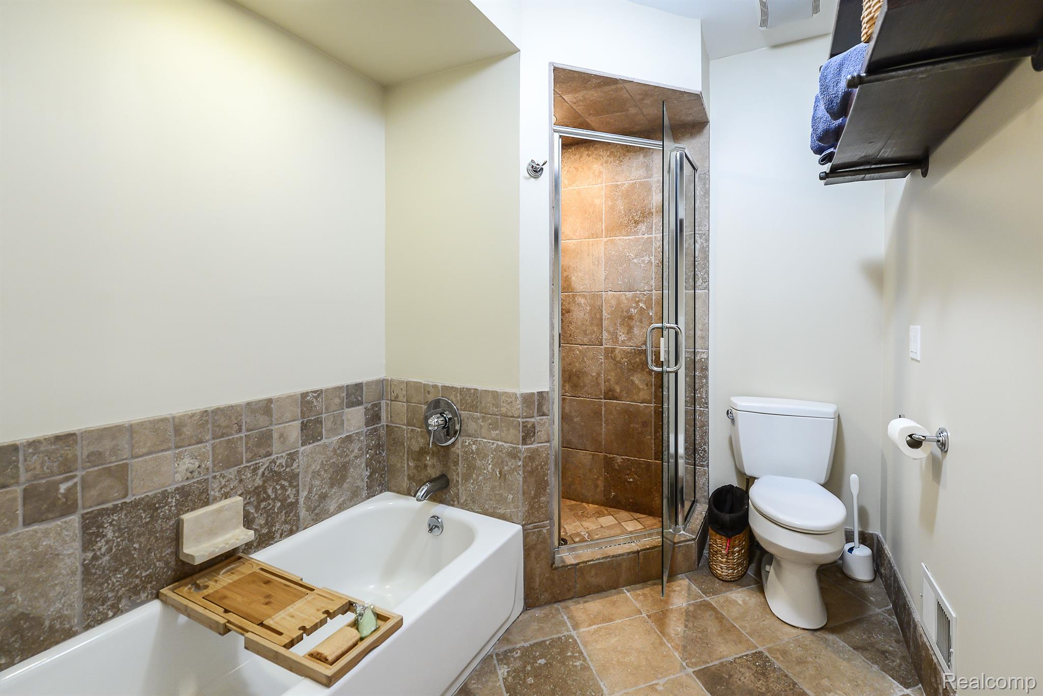 21975 Garfield Road Northville, MI 48167 - Photo 28 of 60 Primary Bathroom (pic #2)