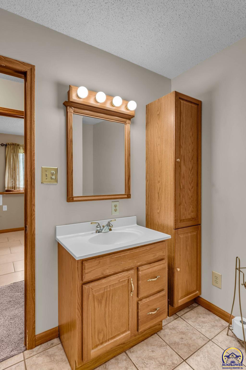 4101 Northwest Pocahontas Drive Topeka, KS 66618 - Photo 14 of 23