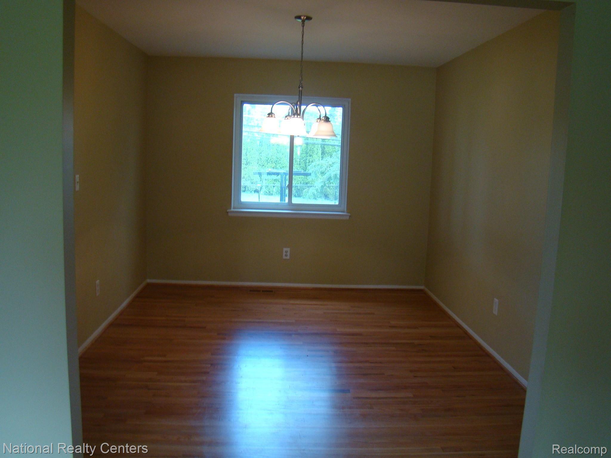 3607 Common Road Warren, MI 48092 - Photo 9 of 28 DSC04583.JPG