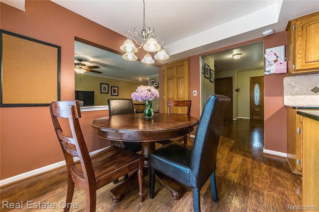 6127 Wedgewood Road Canton, MI 48187 - Photo 13 of 37 View from door wall of dining area off kitchen.