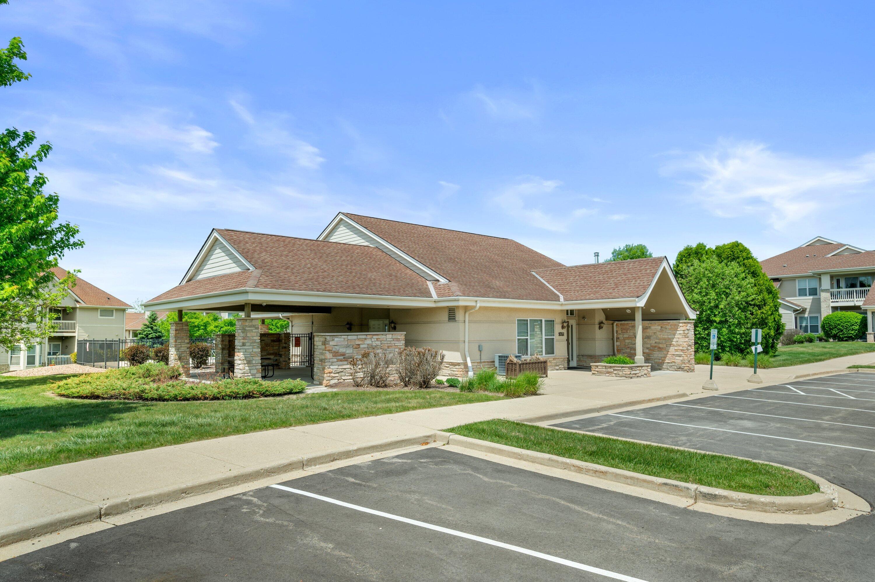 9301 South Cobblestone Way, Unit H Franklin, WI 53132 - Photo 32 of 33 0174