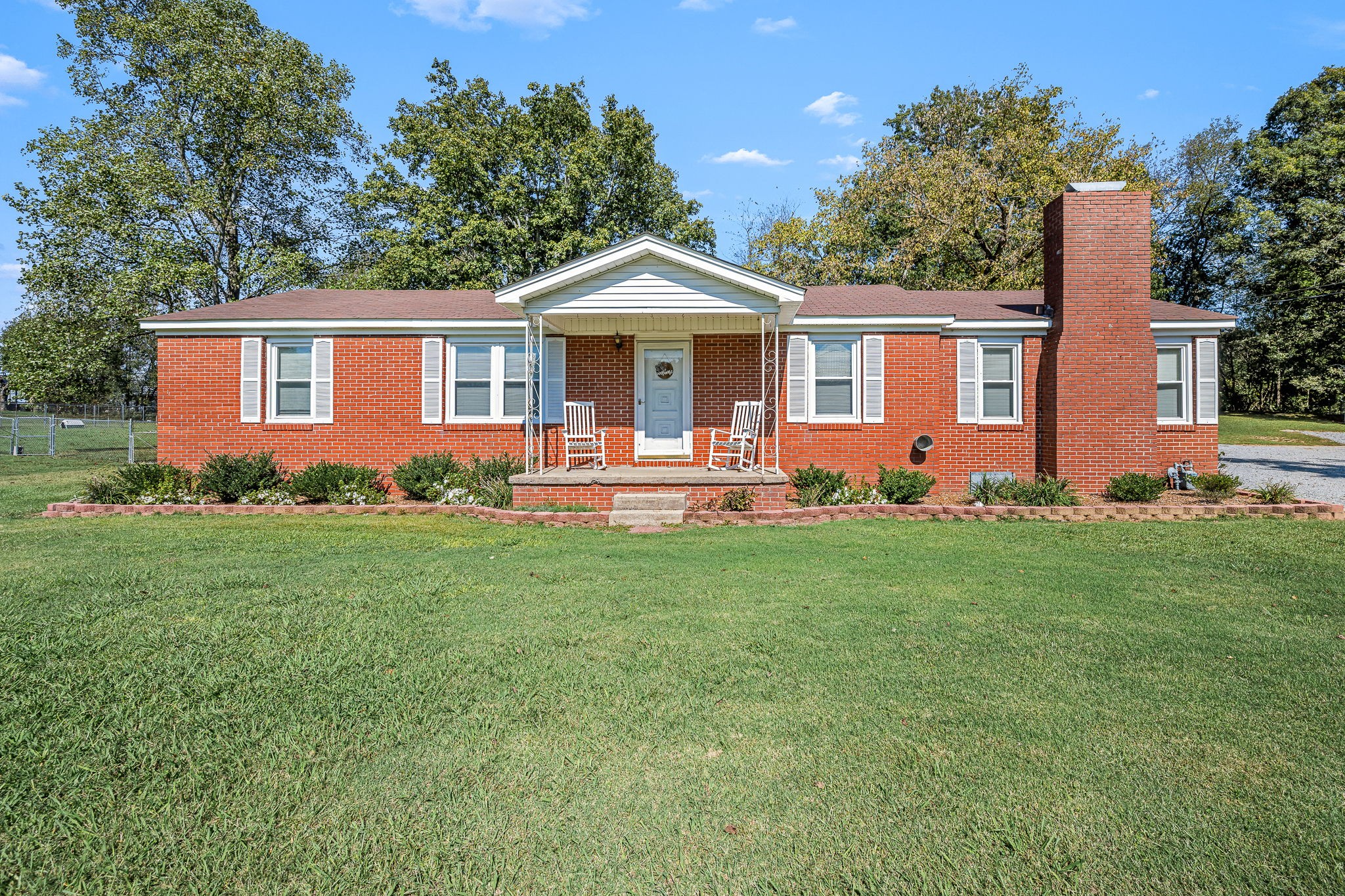 8 West Point Drive Fayetteville, TN 37334 - Photo 2 of 45 a front view of house with yard and green space