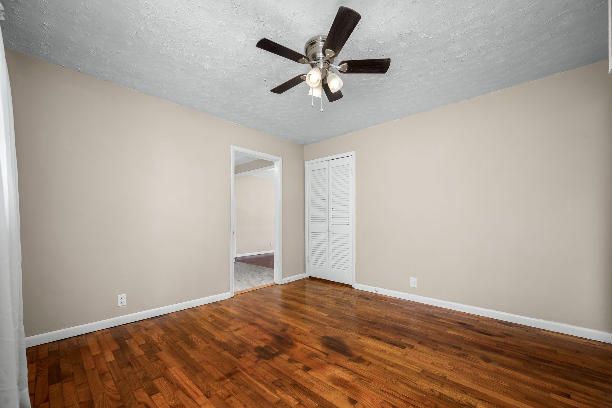 8 West Point Drive Fayetteville, TN 37334 - Photo 23 of 45 a view of empty room with wooden floor