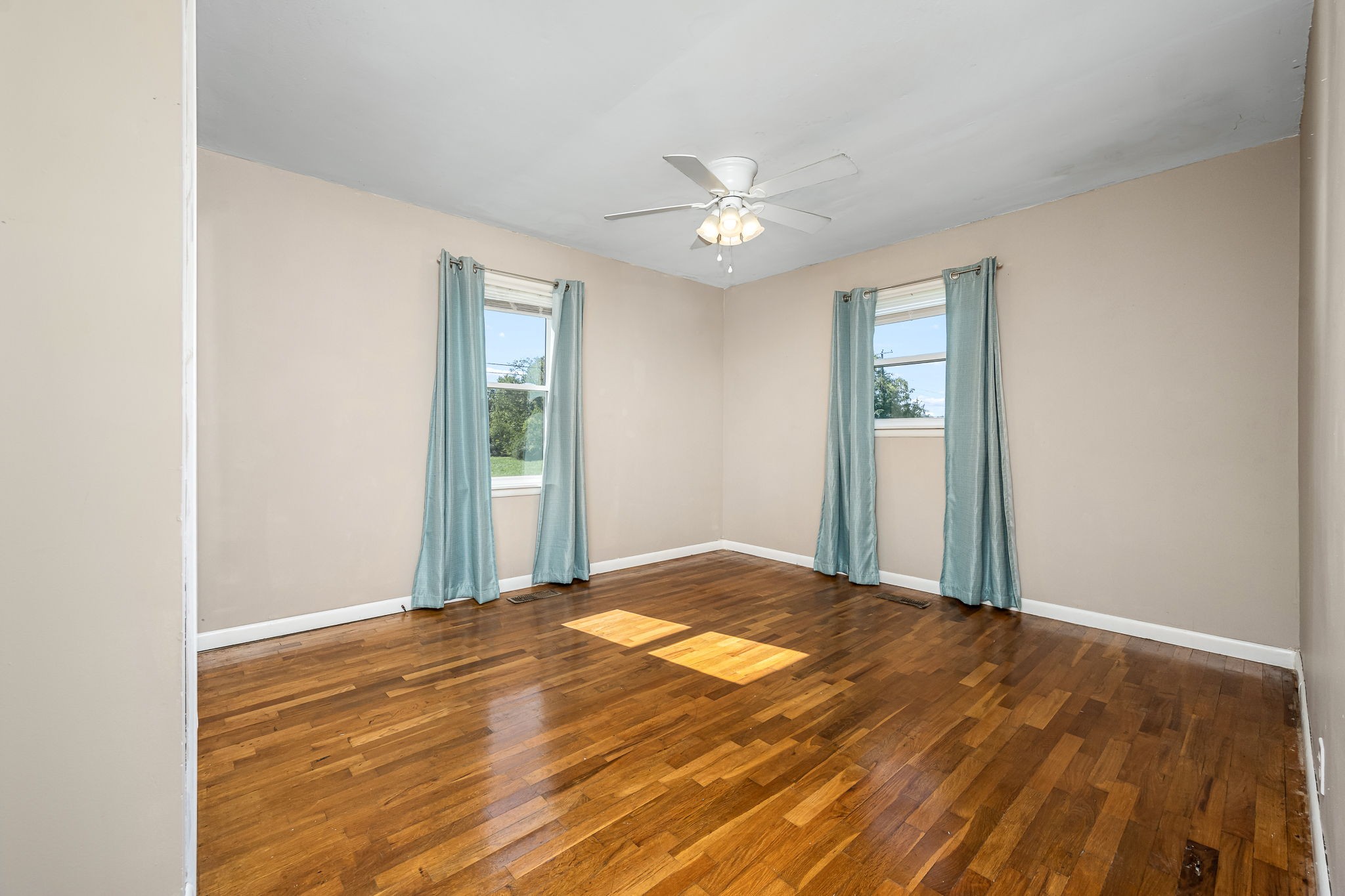 8 West Point Drive Fayetteville, TN 37334 - Photo 28 of 45 a view of an empty room with wooden floor