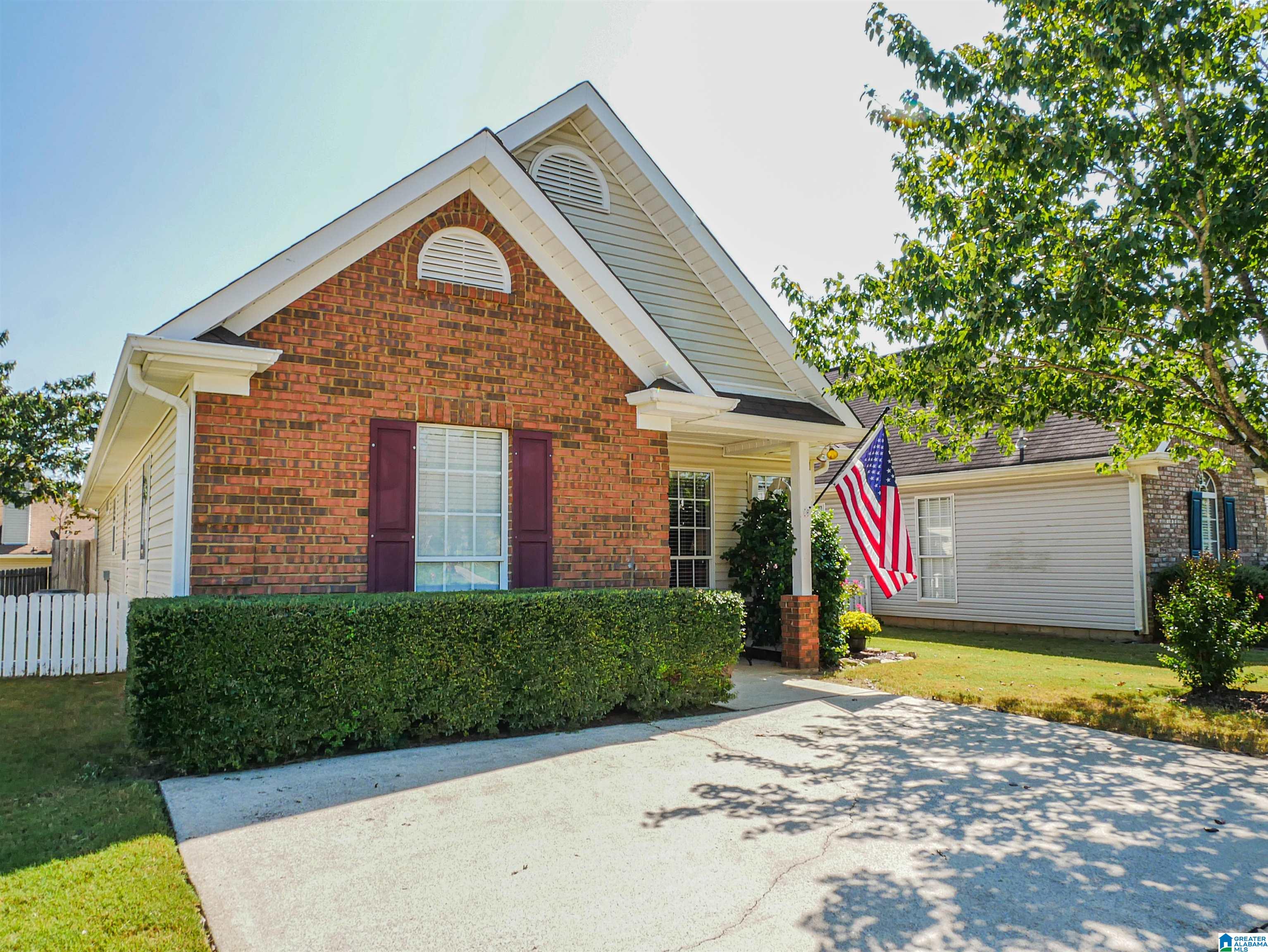 1037 Wyndham Lane Helena, AL 35080 - Photo 3 of 32