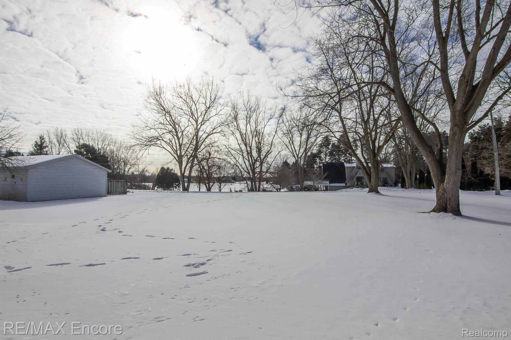 9422 Green Road Goodrich, MI 48438 - Photo 43 of 44 Spacious Back Yard