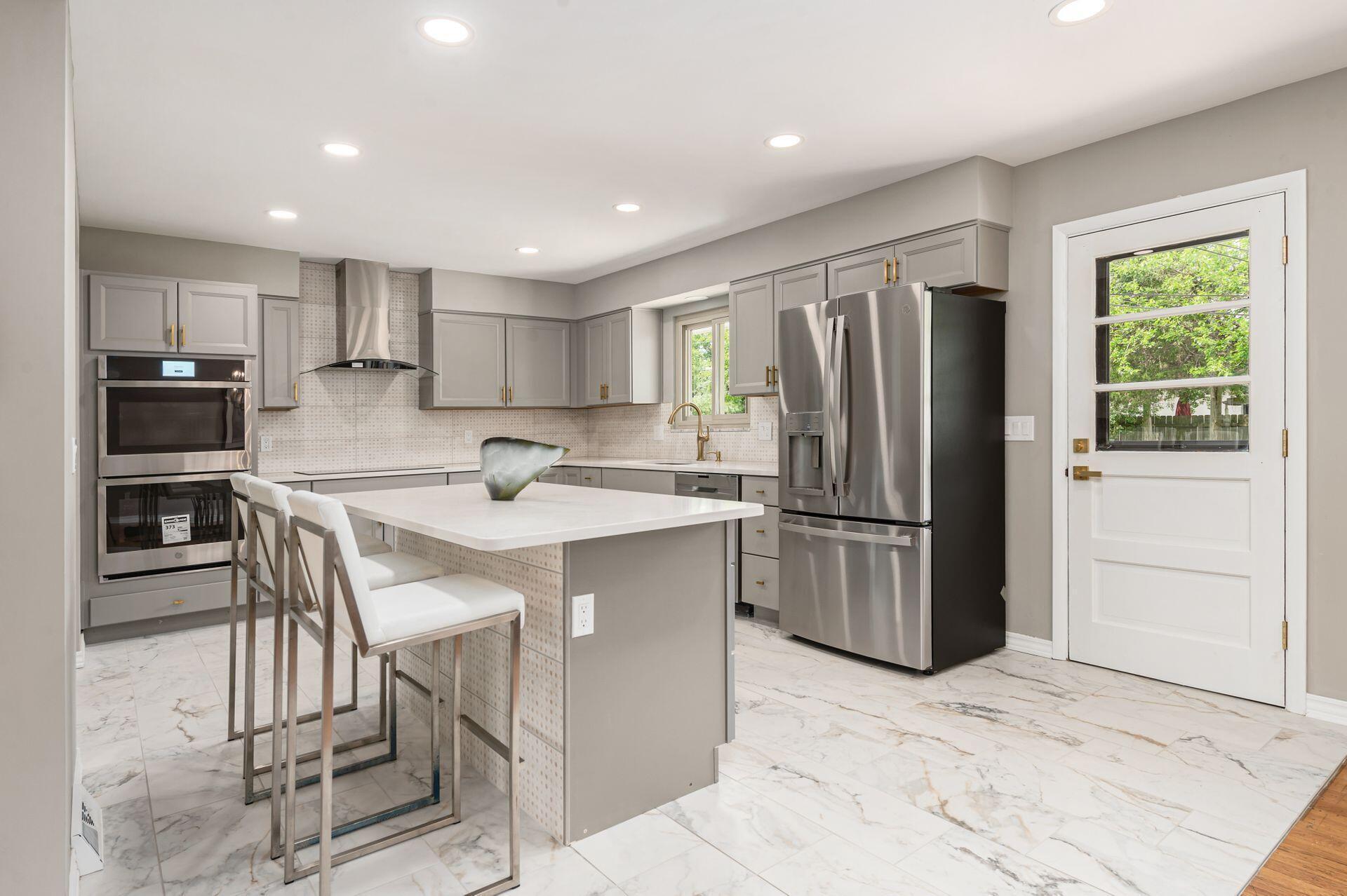 1767 Kenwick Road Columbus, OH 43209 - Photo 12 of 36 Kitchen