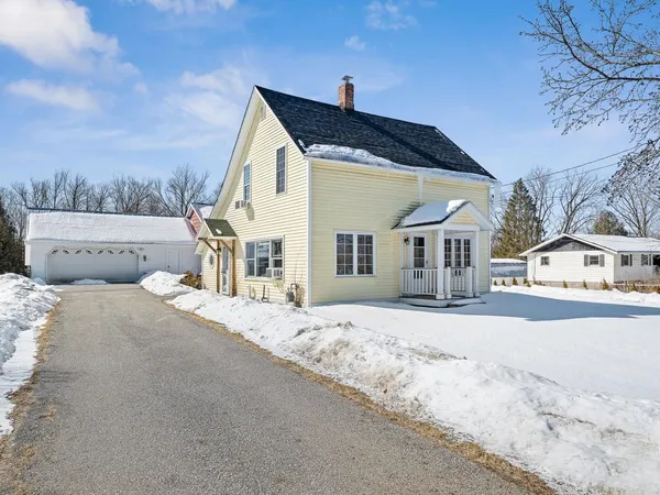 $369,000 | 516 Fairfax Street, St. Albans Town, VT 05478