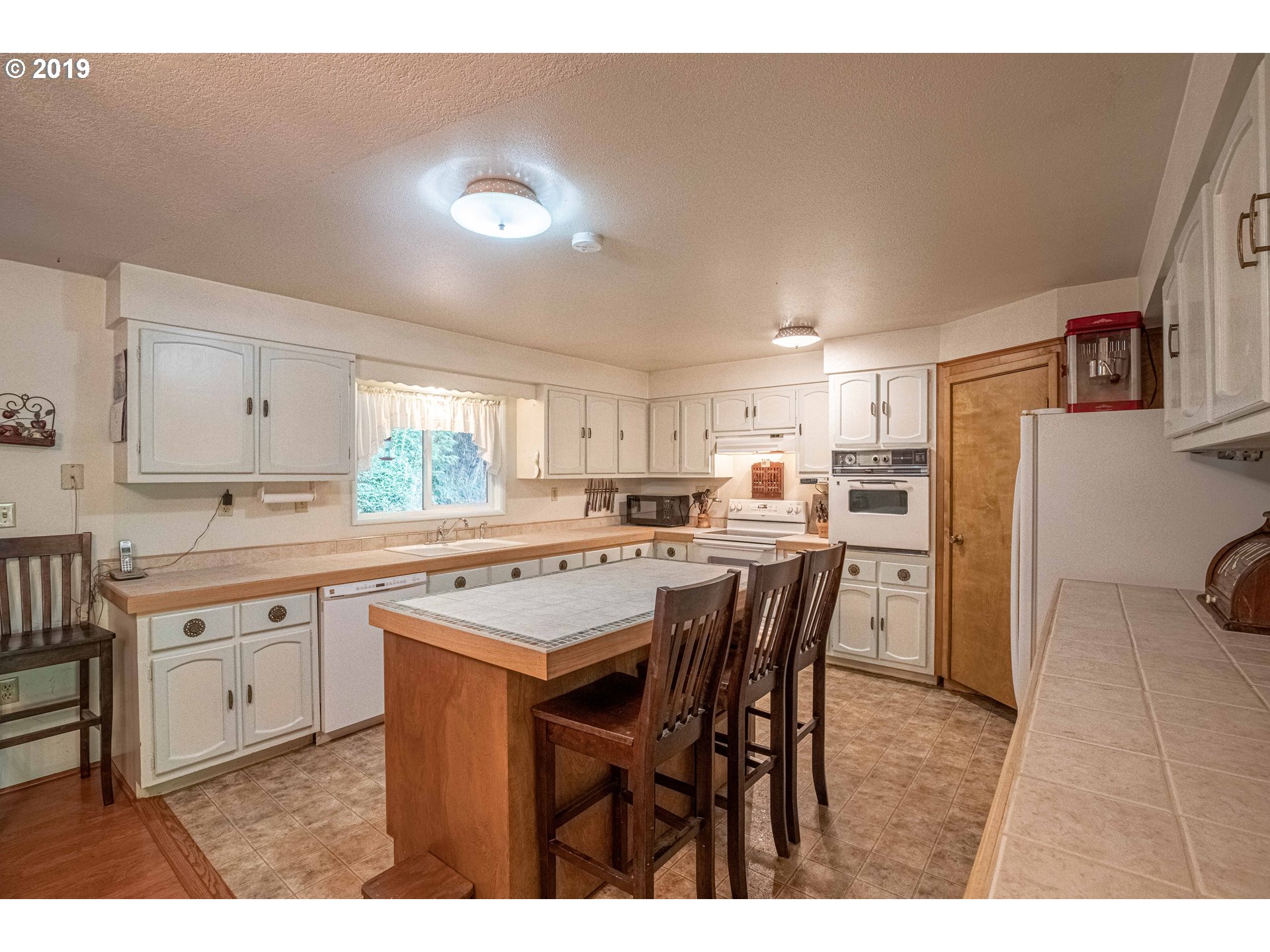 61011 Selander Road Coos Bay, OR 97420 - Photo 13 of 30 Kitchen