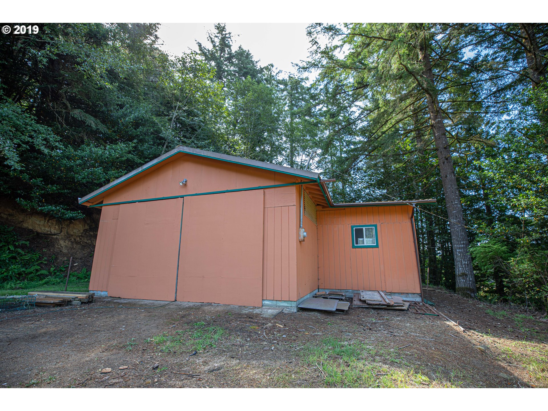 61011 Selander Road Coos Bay, OR 97420 - Photo 4 of 30 Gallery Image 4