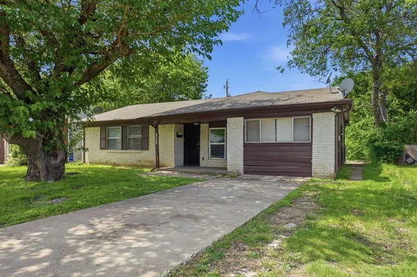 $289,500 | 7917 Woodshire Drive, Dallas, TX 75232