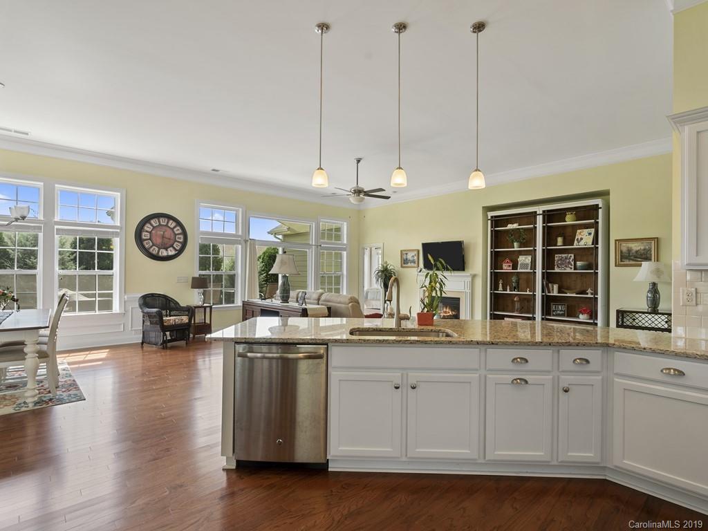 1821 Larkspur Way Tega Cay, SC 29708 - Photo 12 of 26 a kitchen with lots of counter top space