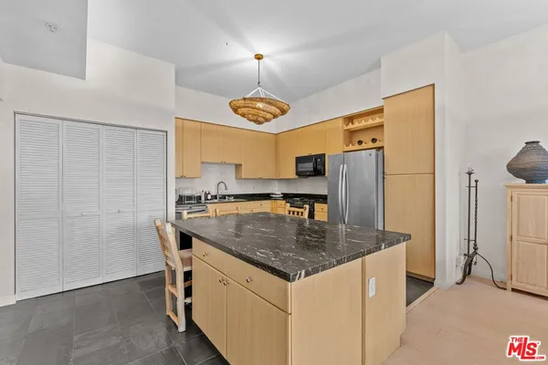 $469,999 | 388 East Ocean Boulevard, Unit 412, Long Beach, CA 90802