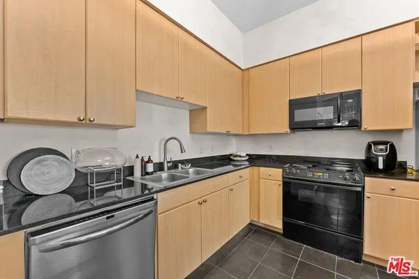 $469,999 | 388 East Ocean Boulevard, Unit 412, Long Beach, CA 90802