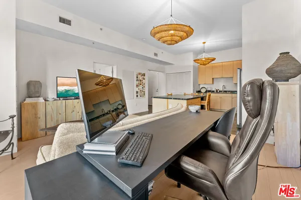 $469,999 | 388 East Ocean Boulevard, Unit 412, Long Beach, CA 90802