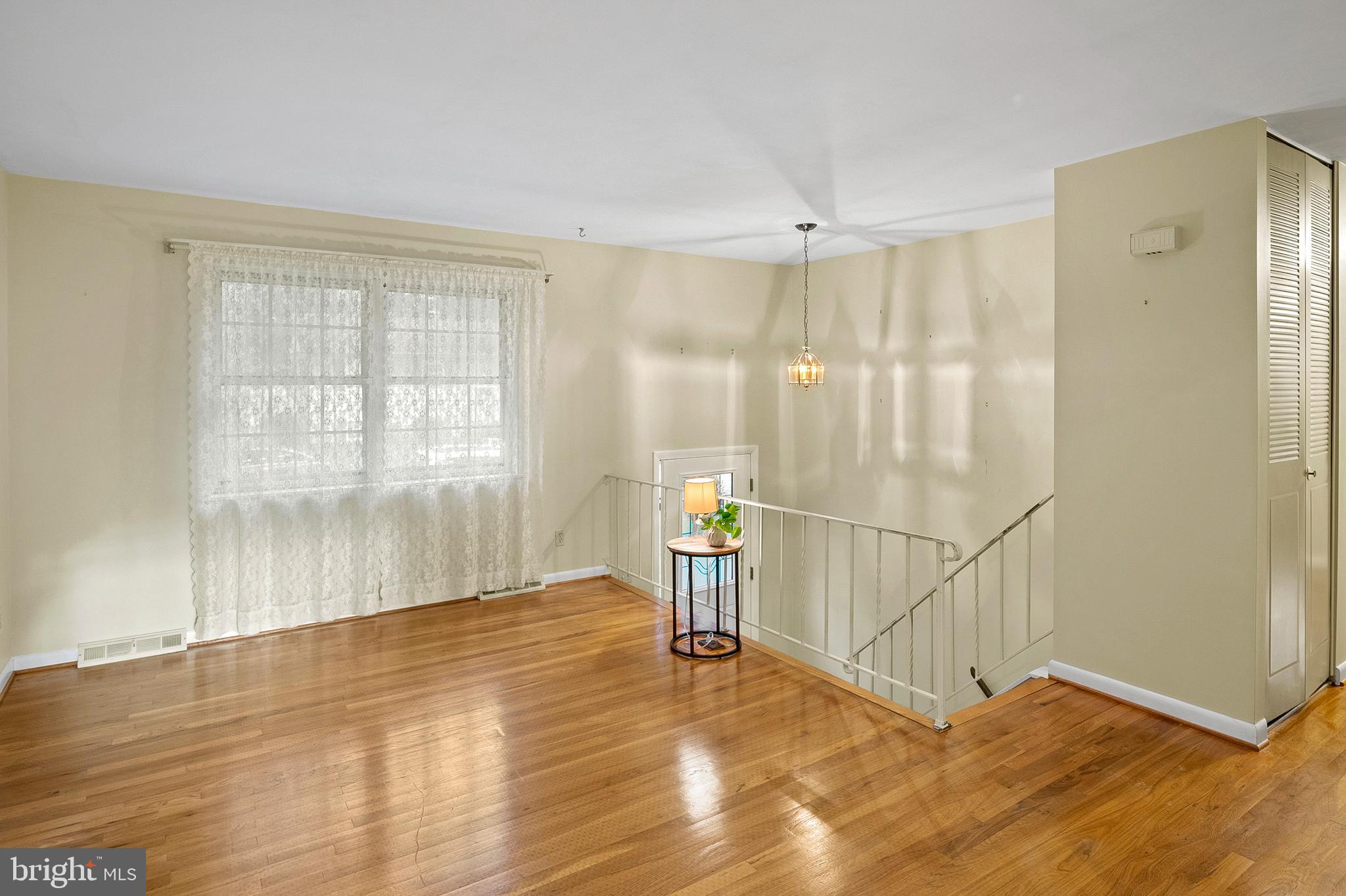 3724 Nile Road Davidsonville, MD 21035 - Photo 11 of 36 Living Room