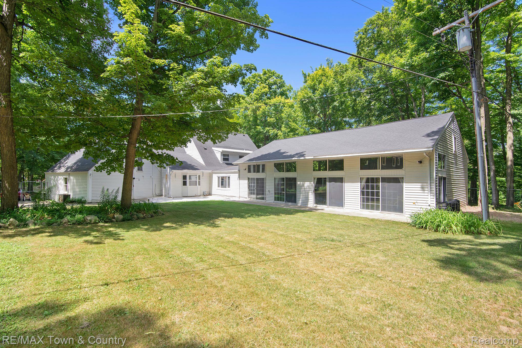 611 Morrish Road Flushing, MI 48433 - Photo 4 of 51 Gallery Image 4