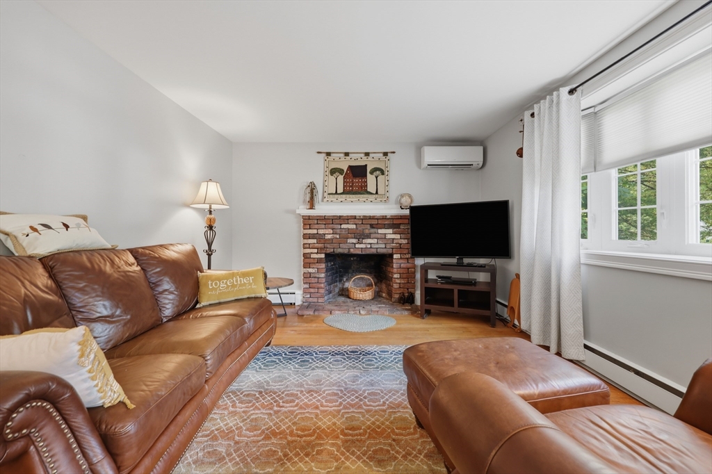 105 Main Street Townsend, MA 01469 - Photo 4 of 34
