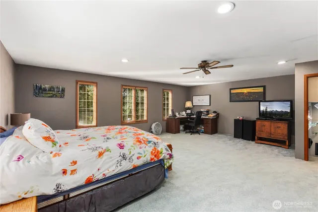 a view of workspace with workspace