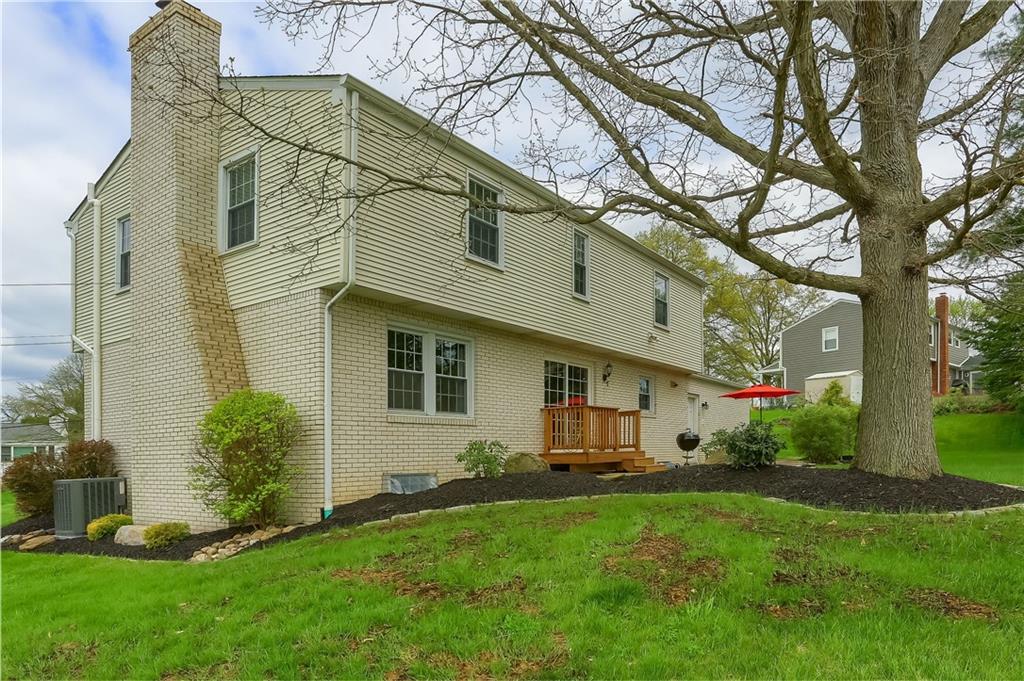 1346 Old Meadow Road Pittsburgh, PA 15241 - Photo 4 of 50 Gallery Image 4
