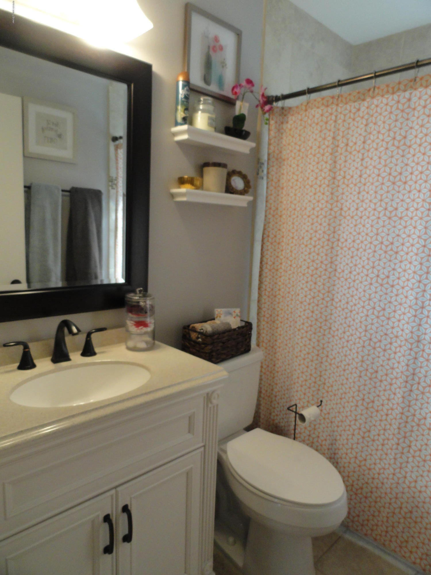 3729 Chatham Road Louisville, KY 40218 - Photo 11 of 29 DSC03868