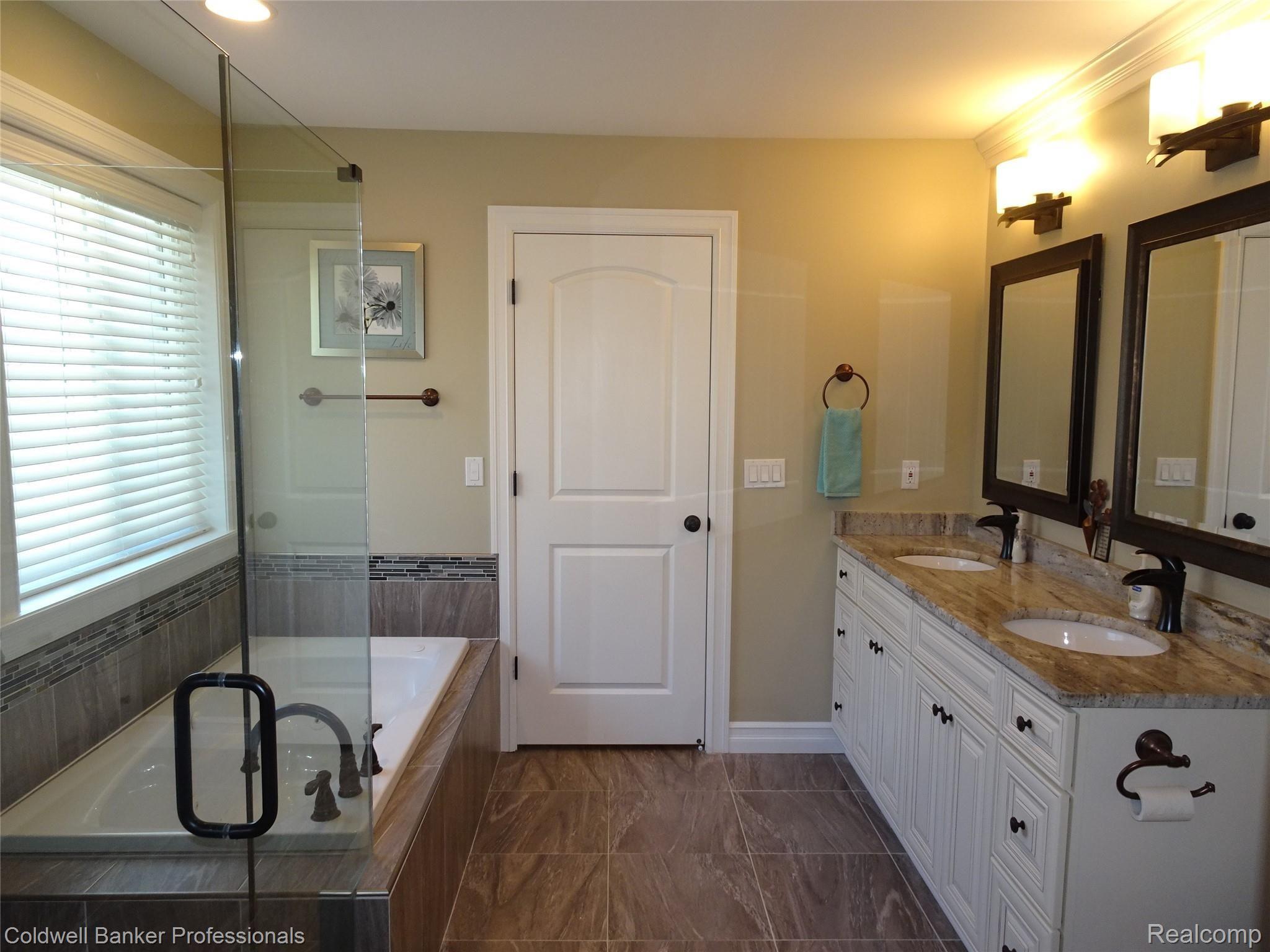 2729 Harrison Avenue Rochester, MI 48307 - Photo 29 of 53 DSC05553.JPG