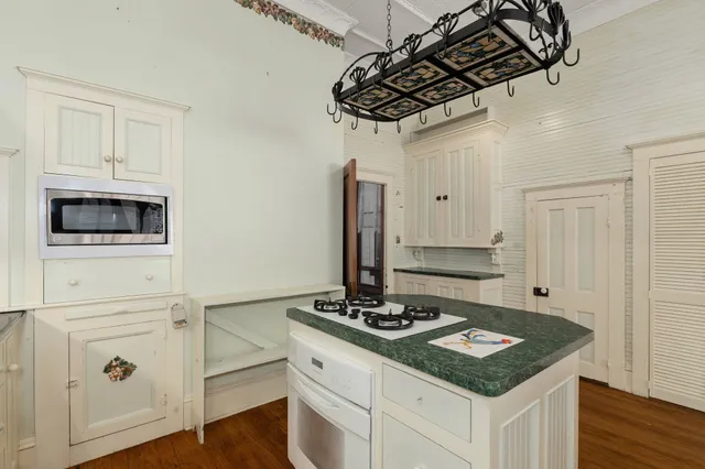 $649,000 | 415 Peabody Street, Brenham, TX 77833