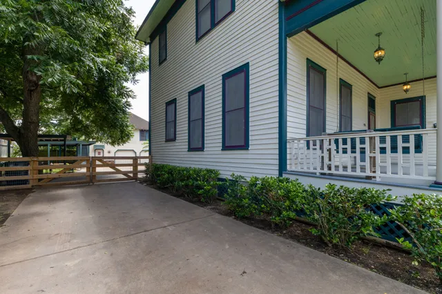 $649,000 | 415 Peabody Street, Brenham, TX 77833