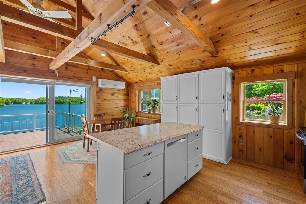 21 Carrier Lane Sutton, MA 01590 - Photo 10 of 42