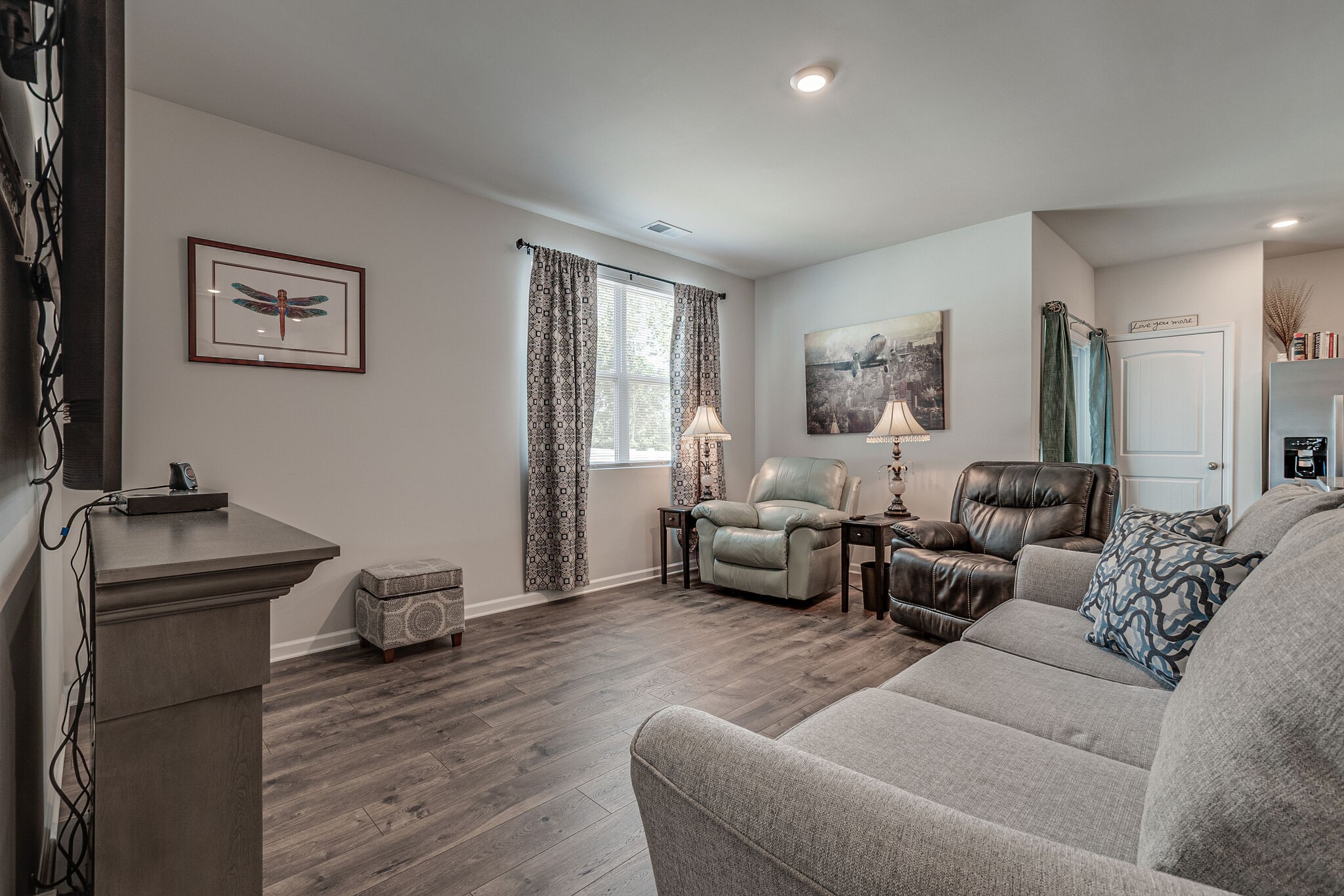 1122 Woodbridge Boulevard Lebanon, TN 37090 - Photo 11 of 30 a living room with furniture and a flat screen tv