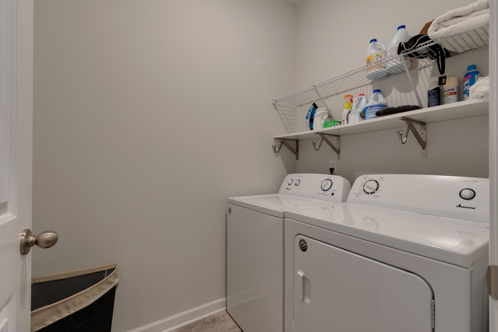 1122 Woodbridge Boulevard Lebanon, TN 37090 - Photo 26 of 30 a utility room with dryer and washer