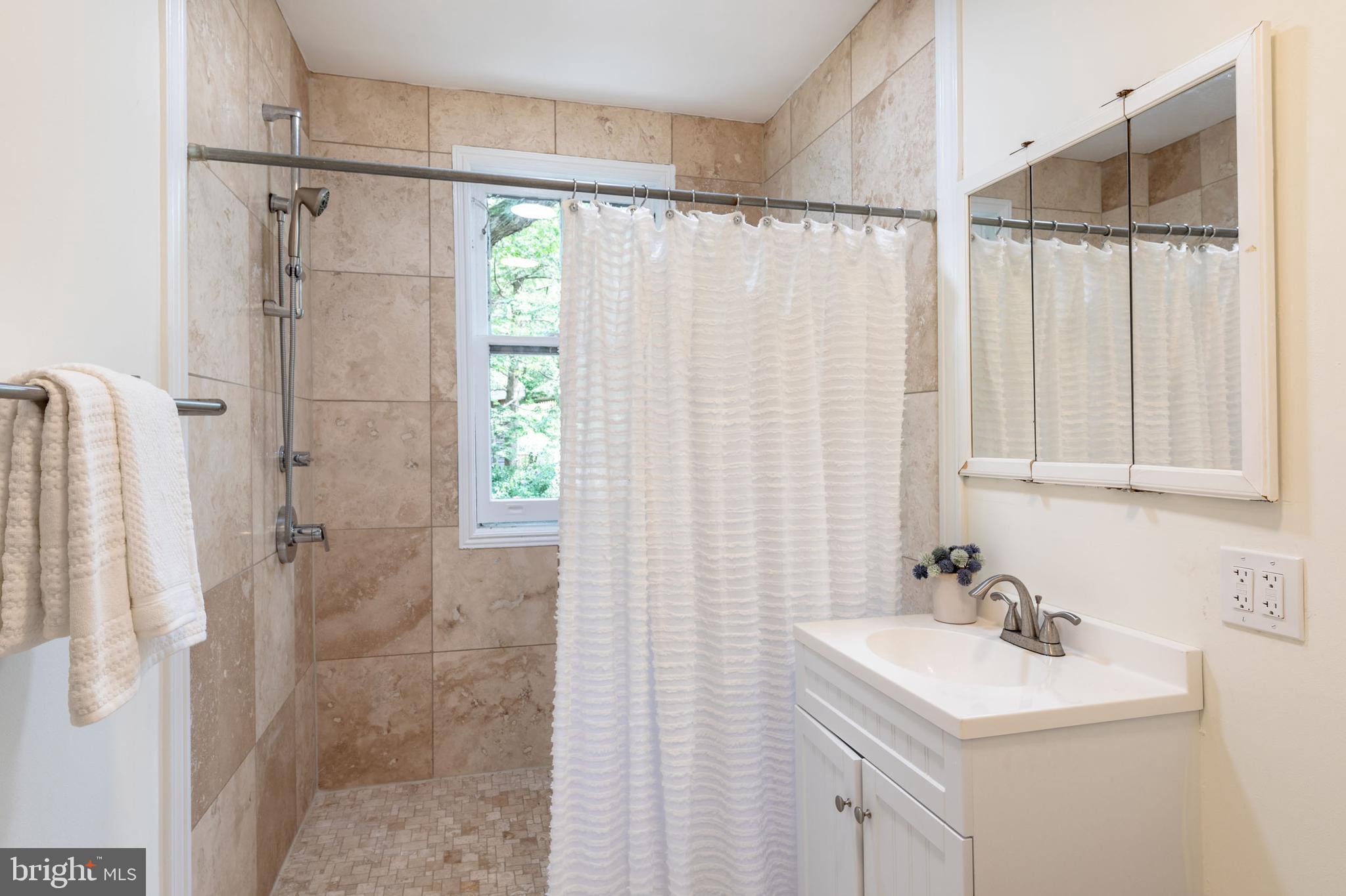 2053 Park Road Northwest Washington, DC 20010 - Photo 25 of 38 Bathroom