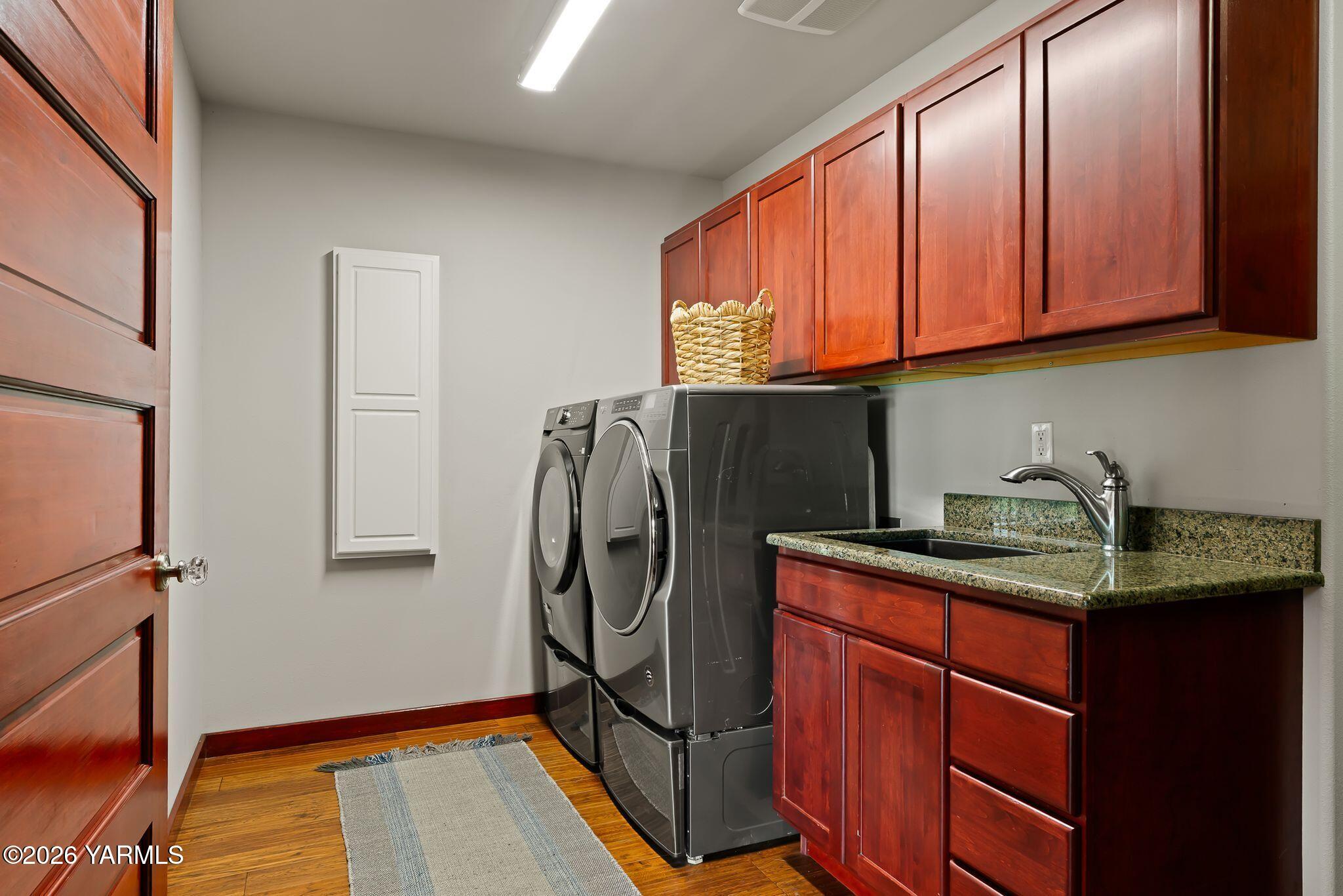 575 Parish Road Selah, WA 98942 - Photo 30 of 36 17_Laundry_FunctionalAndSleek
