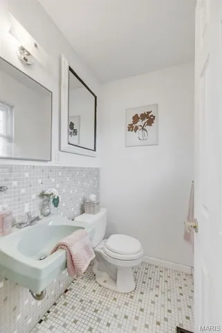 $260,000 | 36 Cloverdale Drive, St. Charles, MO 63304