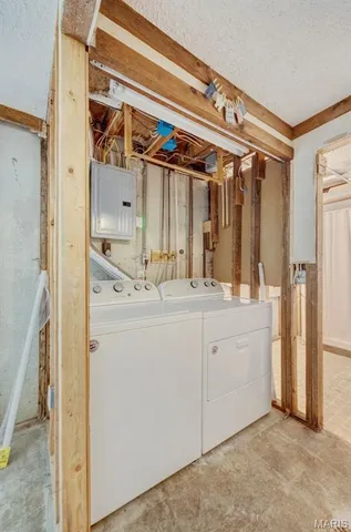 $260,000 | 36 Cloverdale Drive, St. Charles, MO 63304