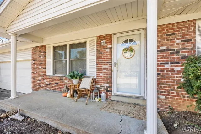 $260,000 | 36 Cloverdale Drive, St. Charles, MO 63304