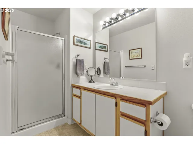 $268,000 | 4606 West Powell Boulevard, Unit 162, Gresham, OR 97030