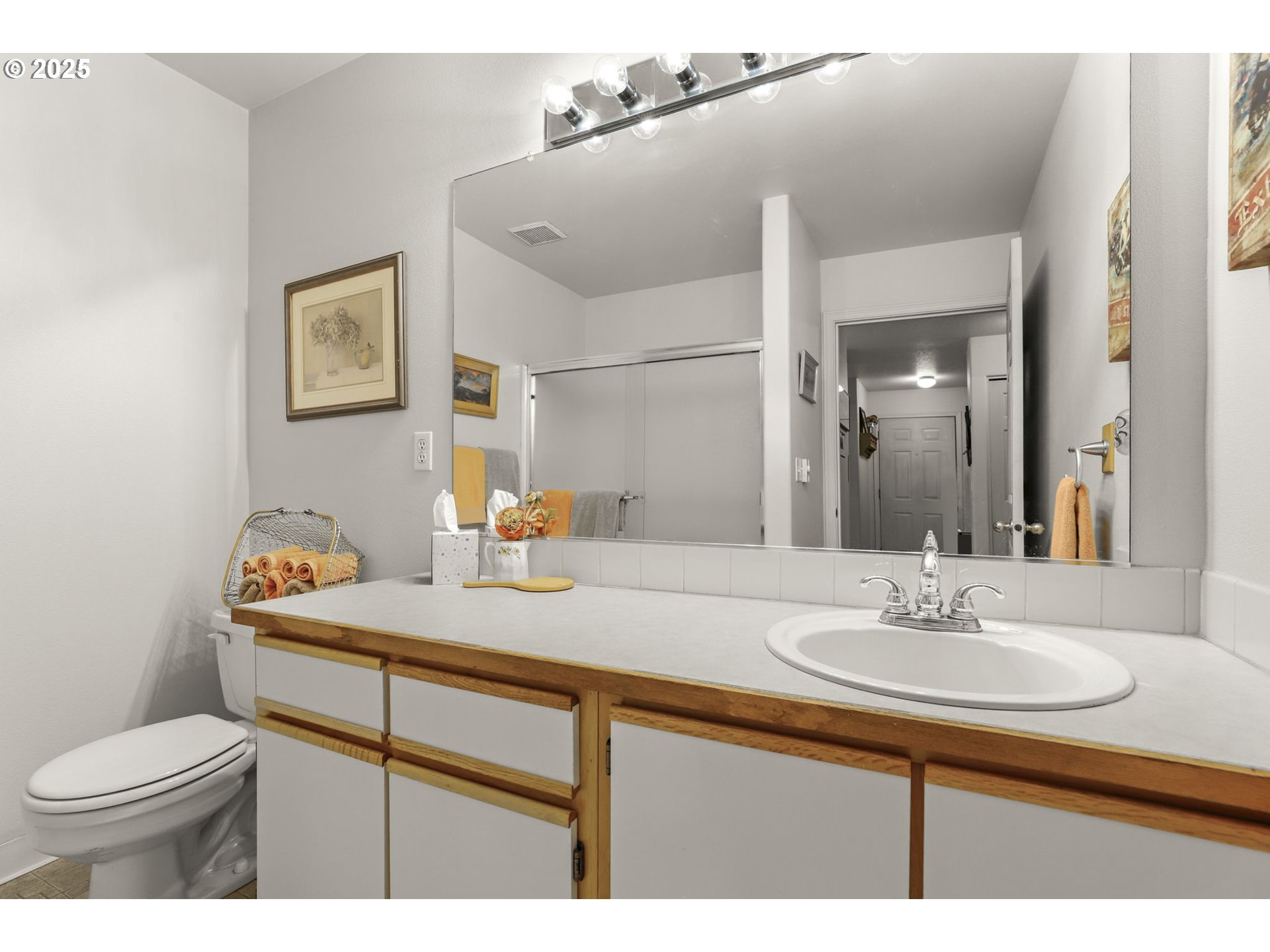 4606 West Powell Boulevard, Unit 162 Gresham, OR 97030 - Photo 27 of 40 Bathroom