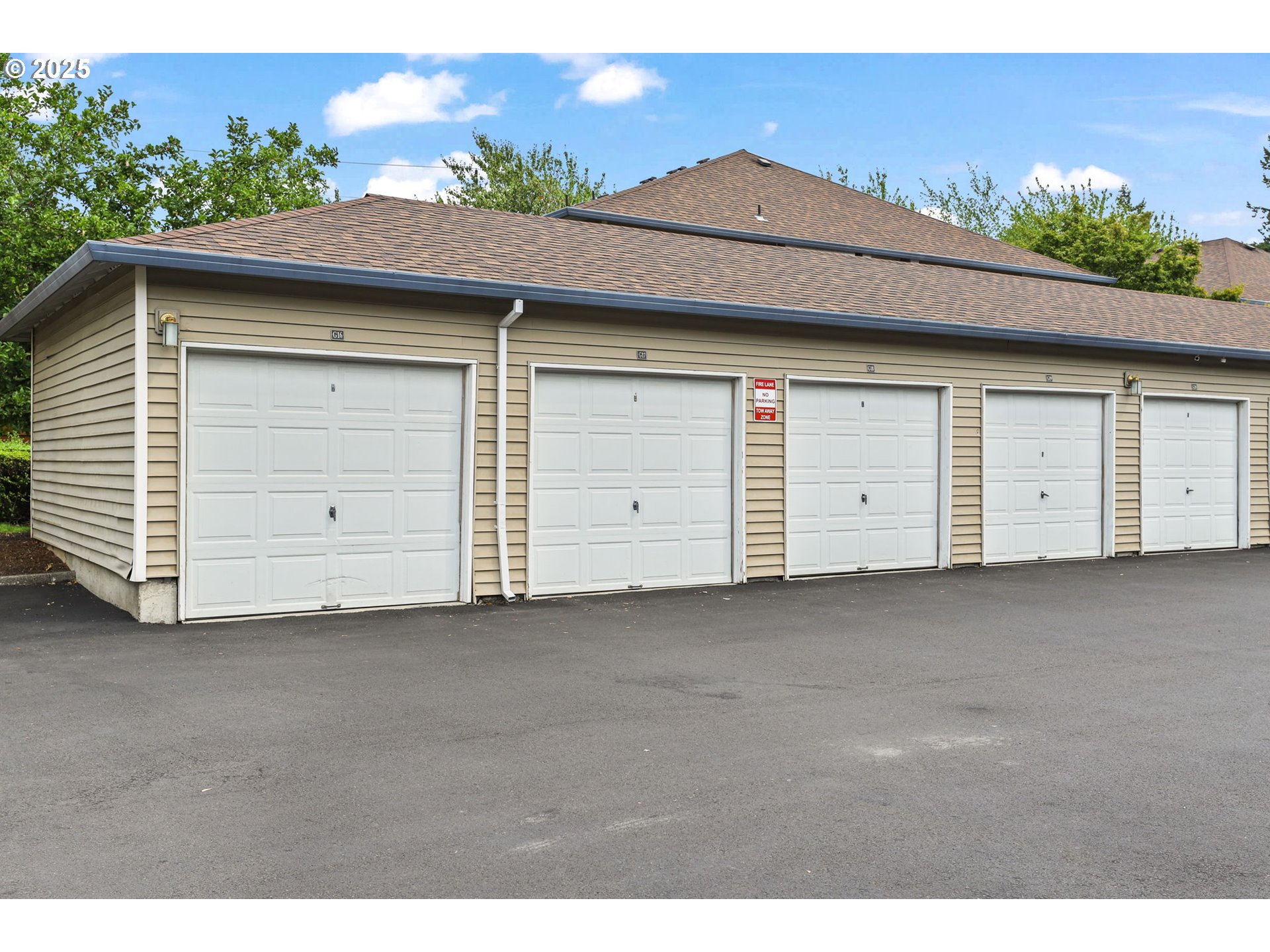4606 West Powell Boulevard, Unit 162 Gresham, OR 97030 - Photo 32 of 40 Garage
