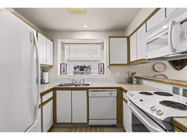 $268,000 | 4606 West Powell Boulevard, Unit 162, Gresham, OR 97030