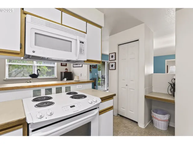 $268,000 | 4606 West Powell Boulevard, Unit 162, Gresham, OR 97030