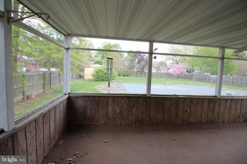 503 Decatur Place Easton, MD 21601 - Photo 26 of 39 Screened porch