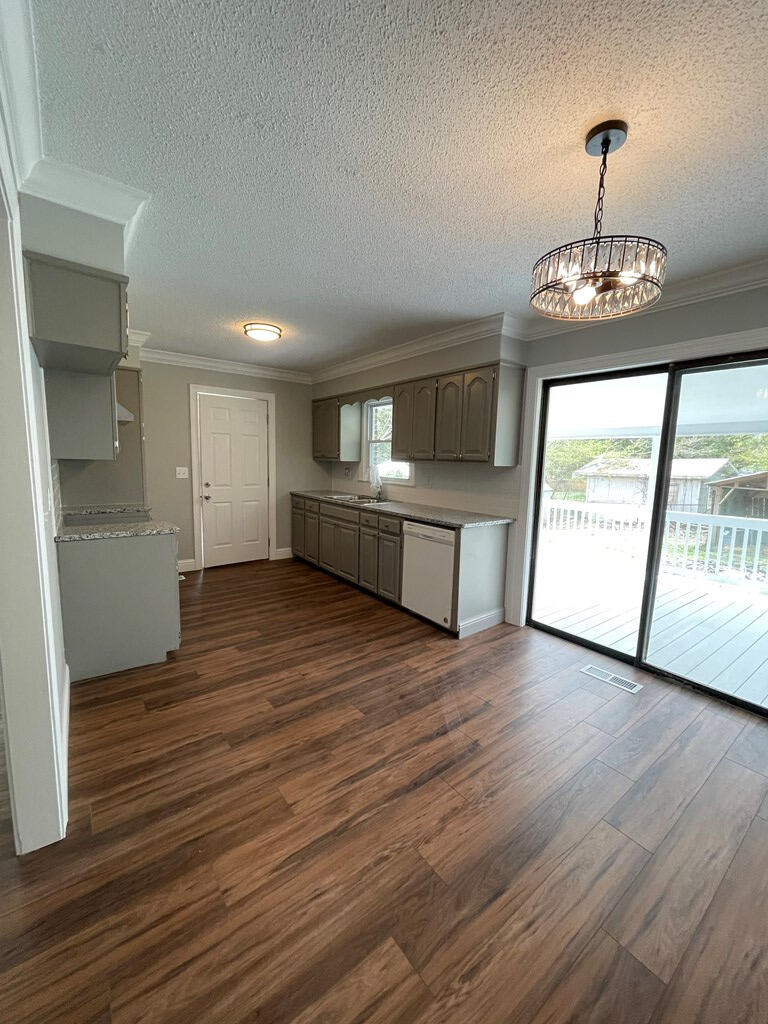 112 Riviera Boulevard Chatsworth, GA 30705 - Photo 4 of 10 120583_3