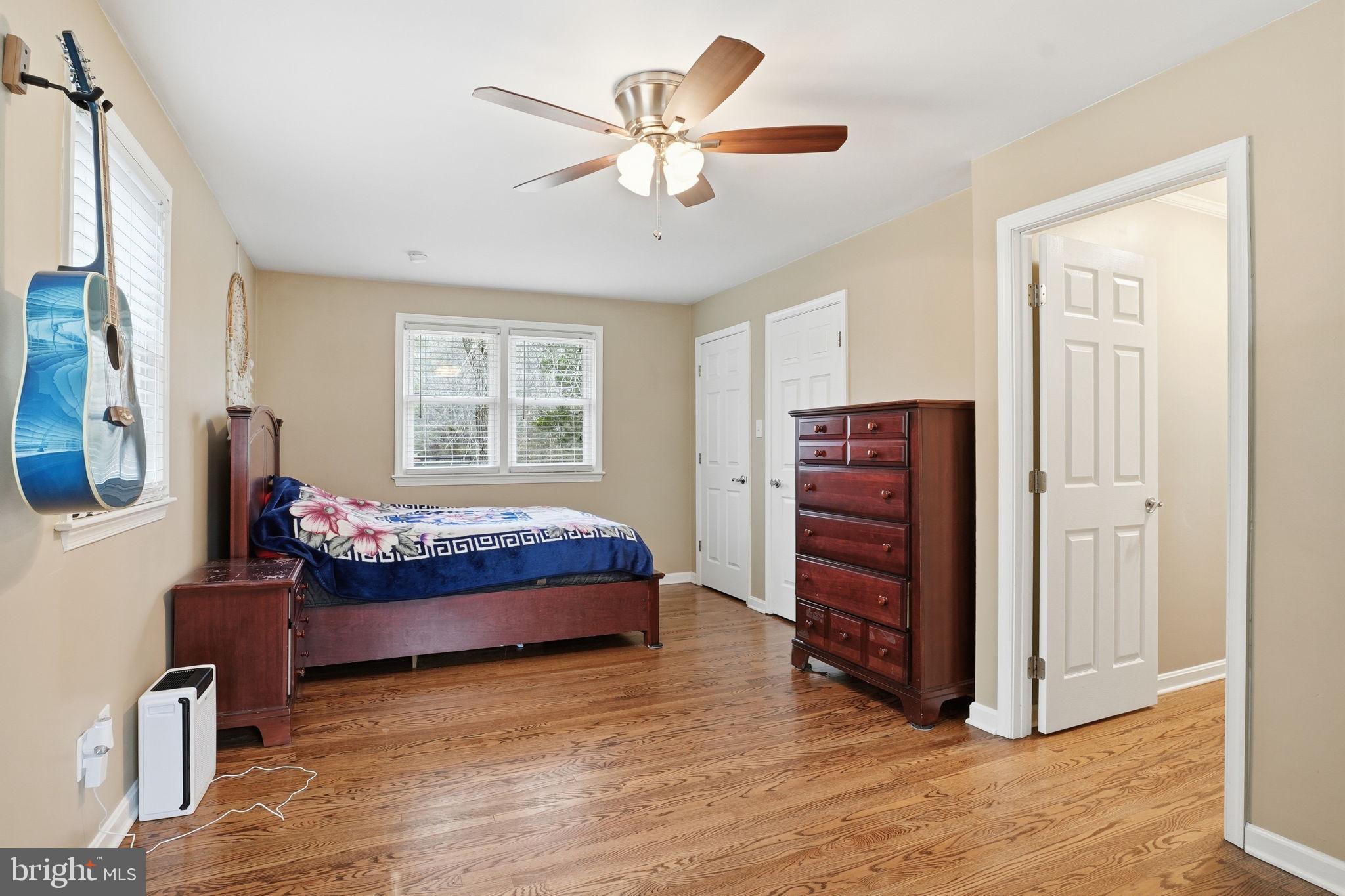 16402 Baden Naylor Road Brandywine, MD 20613 - Photo 17 of 37 a living room with furniture and a window