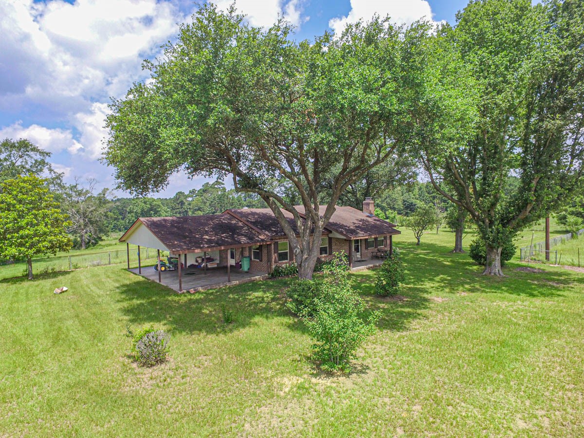 899 J Hickman Road Livingston, TX 77351 - Photo 1 of 48