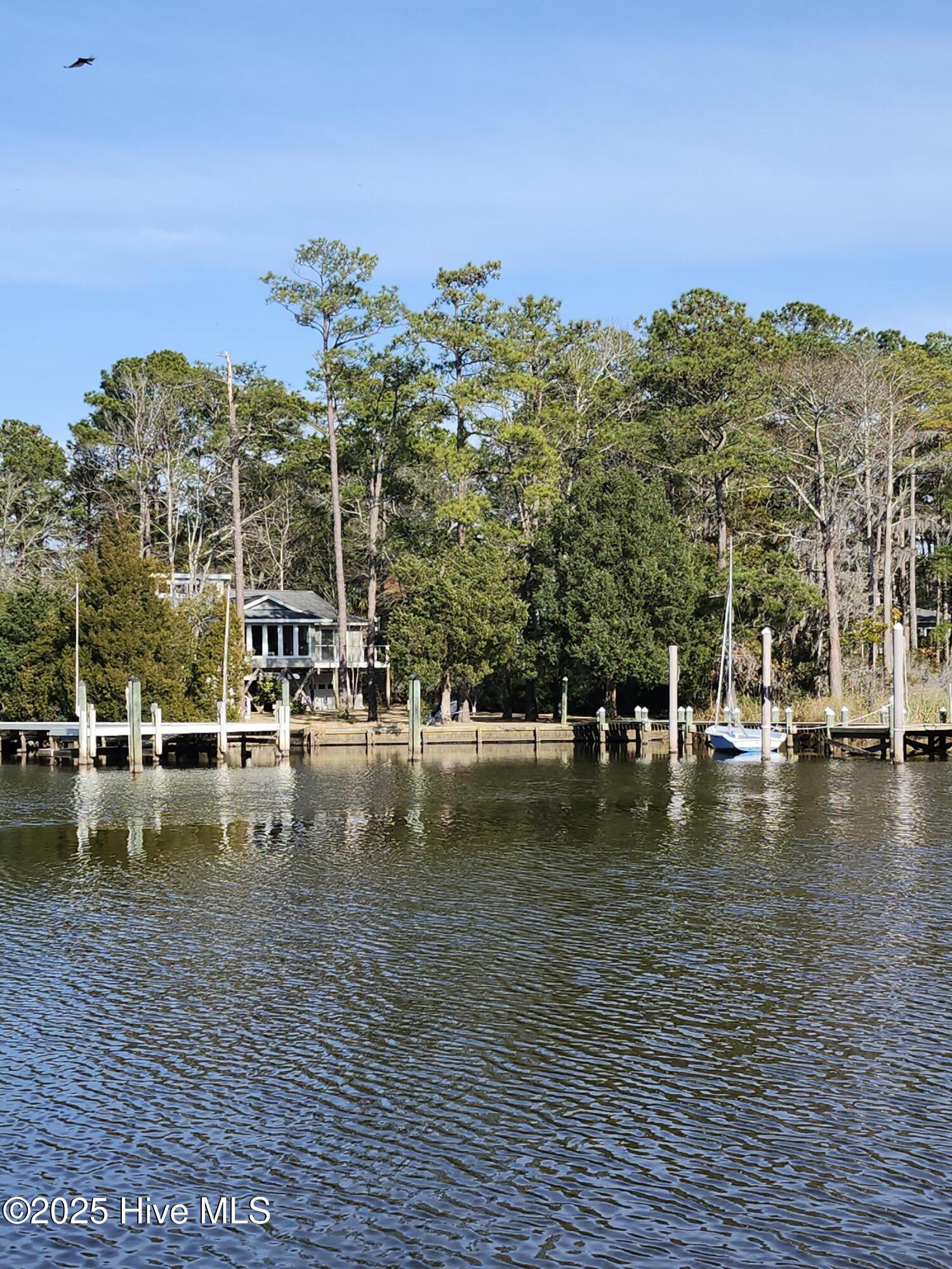 5504 Gondolier Drive New Bern, NC 28560 - Photo 2 of 87 20250225_153510(3)