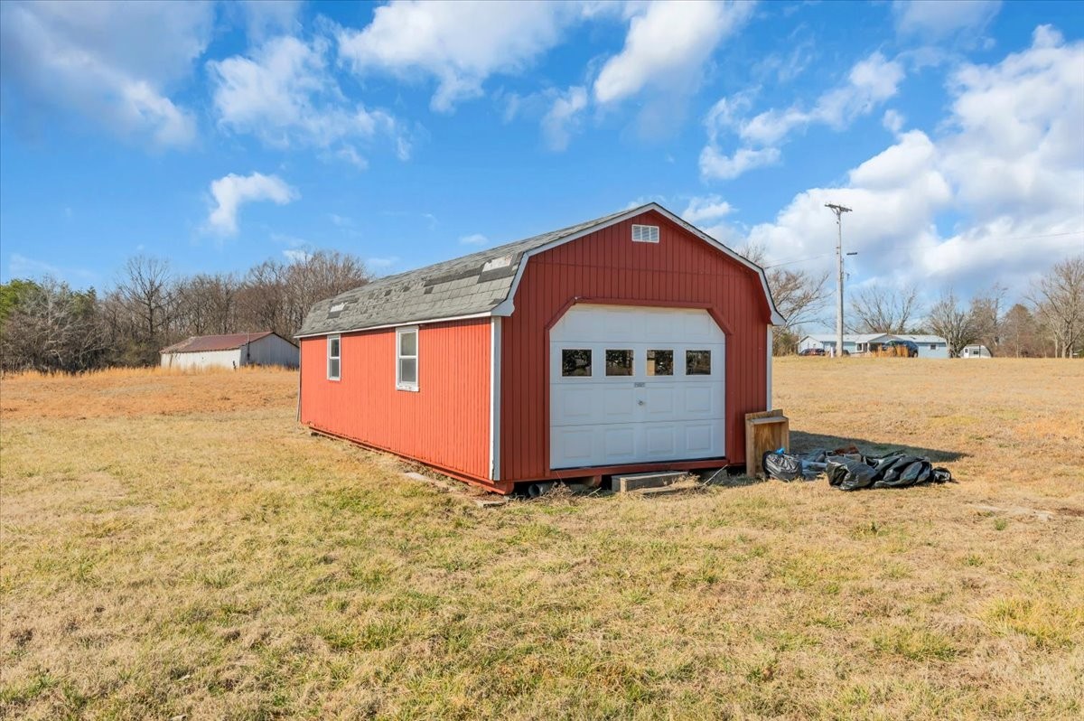 1867 Shellsford Road McMinnville, TN 37110 - Photo 19 of 23