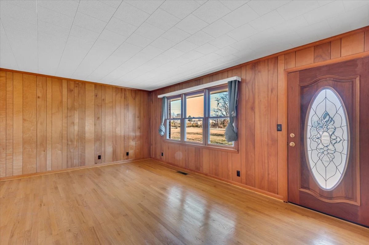 1867 Shellsford Road McMinnville, TN 37110 - Photo 3 of 23